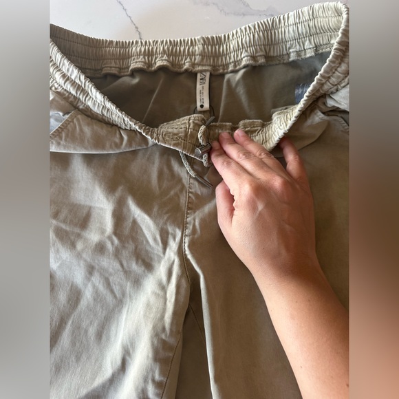 Zara Olive Elastic Ankle khaki pants - Picture 2 of 2